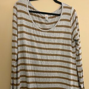 Long sleeve Lularoe top